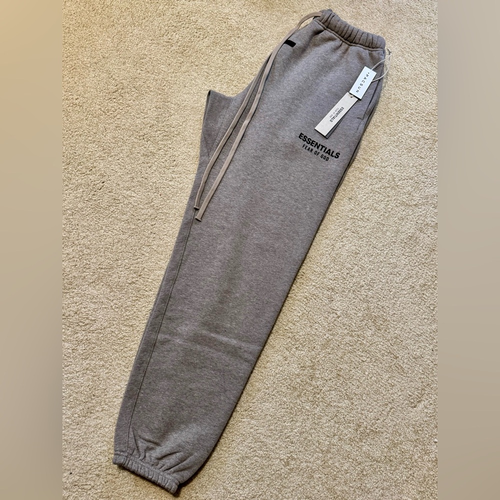 Fear of God Essentials Heather Grey Fleece Sweatpants - Size Small